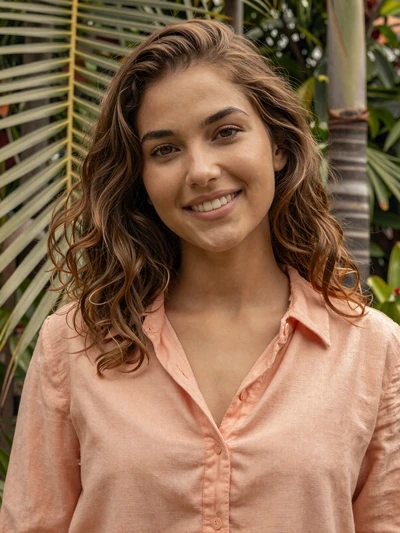 Paola, 24-year-old verified Costa Rican woman in a tropical San José garden