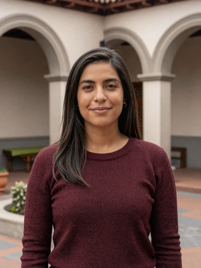 Andrea, 30, Peruvian woman in a charming Lima courtyard